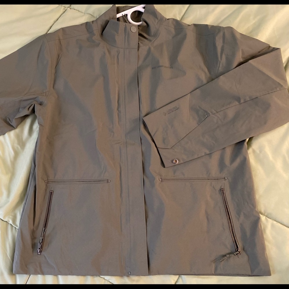 REI rain Jacket - New Women’s M - Goretex